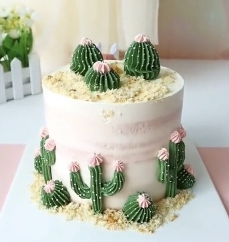 desert cactus cake Cake decorated with cactus buttercream icing.