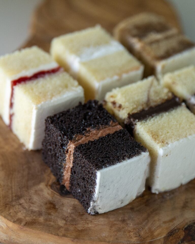 Delicious cake slices for tasting and sampling, perfect for cake decorating and baking enthusiasts. Ideal for cake decorating supplies, cake tasting, and dessert lovers.